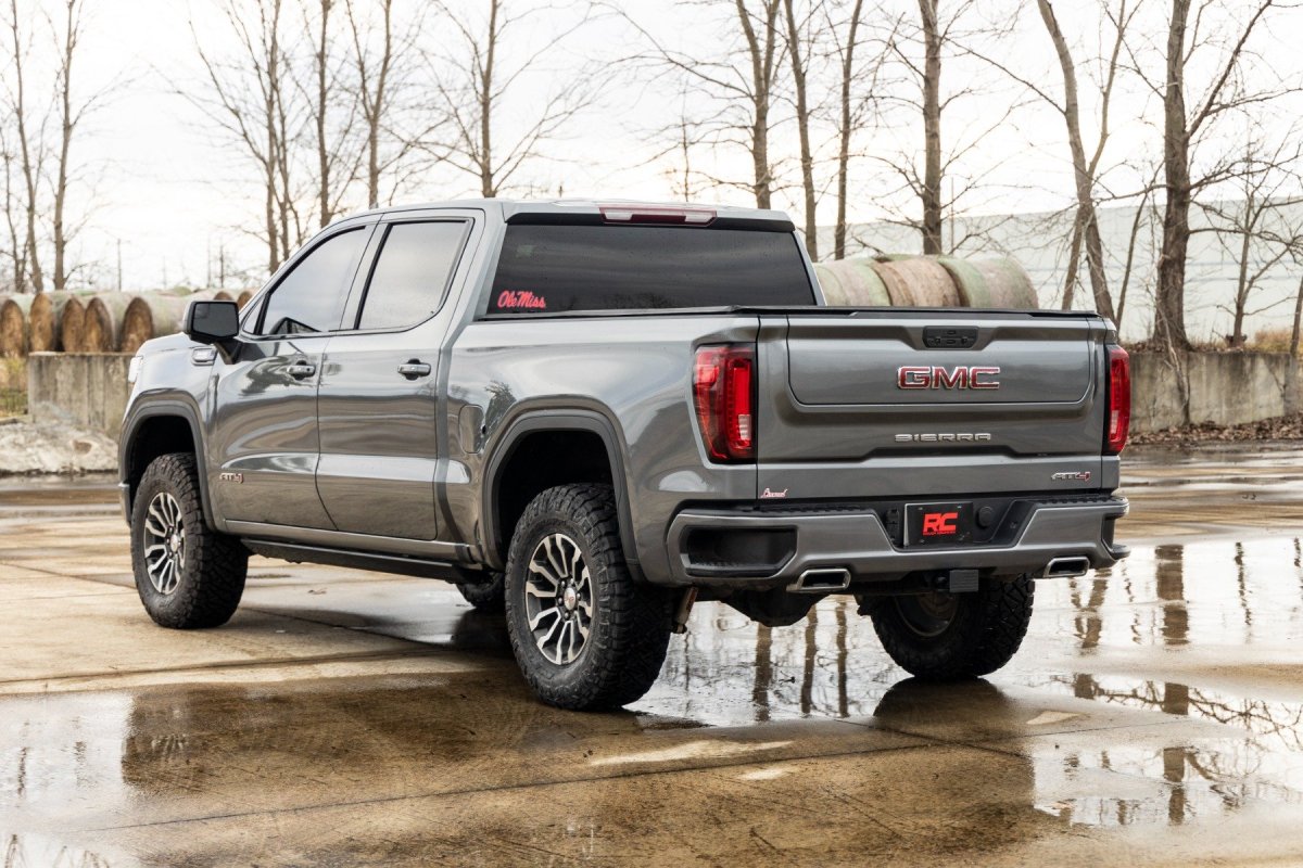 GMC Sierra 1500 Suspension Lift Kit - Front - Rough Country - 1.75 Inch Leveling Kit | Forged Alum UCA - '19-'25